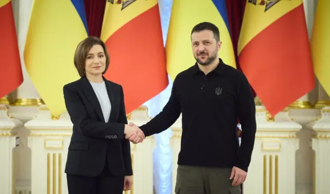 Майя Санду поздравила Украину с Днем независимости, отметив, что украинцы защищают свободу и безопасность Молдовы, не позволяя войне распространиться в Европу.