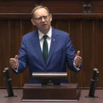 Польский депутат сравнил «Слава Украине!» с нацистским лозунгом, вызвав возмущение посла Украины. Боднар ответил, подчеркнув важность взаимного уважения.