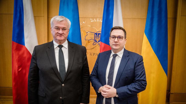 Чехия выступает за объединение процесса вступления Украины и Молдовы в ЕС и против его разделения. Министр Липавский подчеркивает важность реформ для членства.