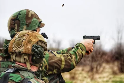 21 августа в Бельцах пройдут плановые военные учения. Местные власти призывают граждан не паниковать при звуках выстрелов и соблюдать меры безопасности.