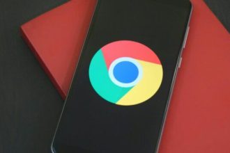 Google интегрирует Gemini в Chrome: пользователи бесплатно получат AI Mode для объяснения текстов, работы с вкладками и защиты от мошеннических сайтов.