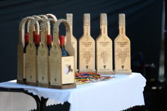 В Чимишлии прошёл 10-й Фестиваль винограда: награждены лучшие виноделы и производители, обсуждались традиции, инновации и будущее молдавского виноградарства.