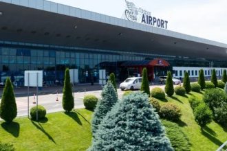 Аэропорт Кишинева ограничит доступ в терминал с 25 по 30 сентября: войти смогут только пассажиры с билетами, персонал и экипажи.