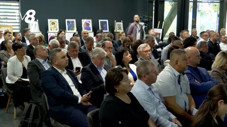 В Кишинёве более 300 мэров из Молдовы, Румынии, Украины и Польши договорились о создании структуры для привлечения фондов ЕС на совместные проекты.