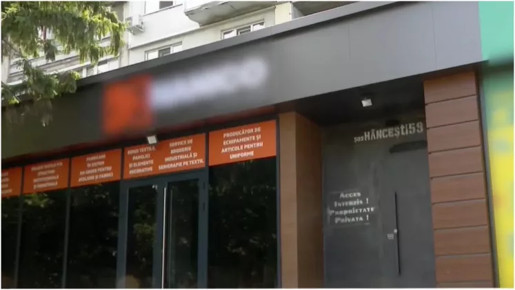В Кишинёве бизнесмен забетонировал главный вход в пятиэтажку. Жители лишены доступа к подъезду и вынуждены пользоваться аварийным выходом.