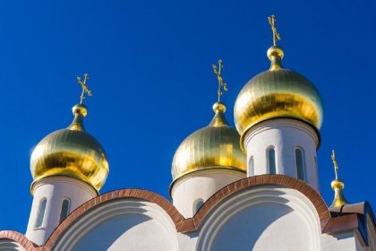 В октябре Молдова чтит святую Параскеву, Покров и икону Хырбовецкую — молитвы звучат о здоровье, мире, семье и духовной крепости.