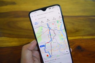 Google Maps тестирует навигацию через экран блокировки — теперь маршрут будет видно без разблокировки и запуска приложения.