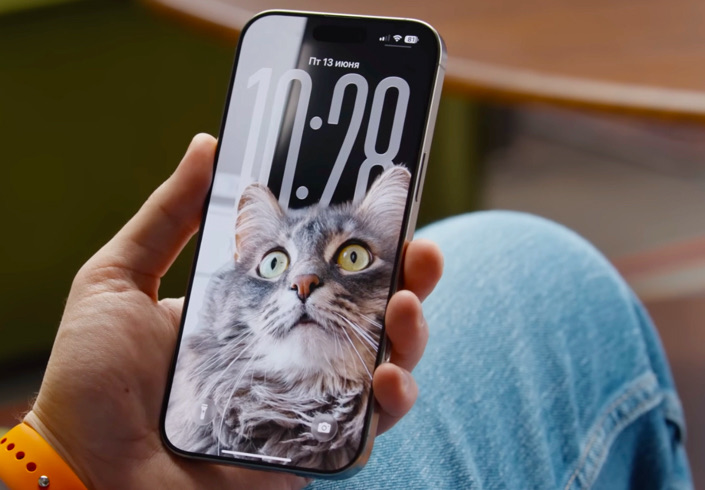 Обновление iOS 26 вышло 15 сентября. Новые функции и визуал впечатляют, но безопасно ли обновлять ваш iPhone? Сравниваем и делаем вывод.