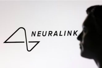 Компания Neuralink начнёт испытания технологии, позволяющей преобразовывать мысли в речь напрямую из мозга без участия клавиатуры или экрана.