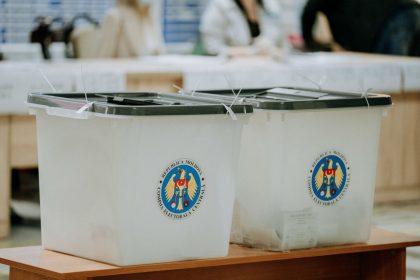 Центральная избирательная комиссия Молдовы утвердила список из 23 кандидатов на выборы 28 сентября и порядок их размещения в бюллетенях.