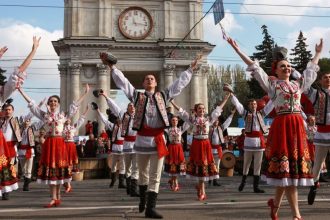 Движение в центре Кишинёва перекроют с 3 по 6 октября из-за праздника вина. Общественный транспорт изменит маршруты.