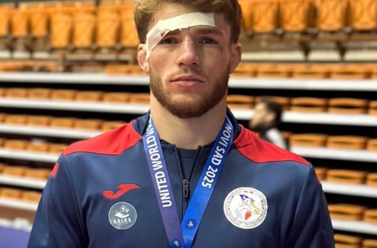 Молдавский боец Георгий Балаур завоевал серебро на чемпионате мира по ММА в Сербии, уверенно дойдя до финала и уступив только по решению судей.