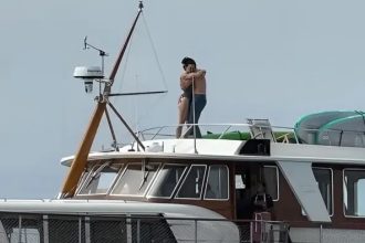 Кэти Перри и Джастина Трюдо сняли вместе на яхте в Санта-Барбаре. Западные СМИ уверены: между ними роман, и это уже не слухи.