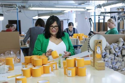 Lux Packaging из Молдовы выпускает упаковку для Dior и Chanel. Производство вручную, экспорт в ЕС, цель — США.