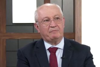 Александру Мунтяну заявил, что Молдова не обязана принимать все условия МВФ. Власти будут добиваться компромиссов.