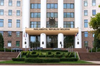 Парламент XII созыва официально начал работу: состоялось учредительное заседание, избраны депутаты, формируются фракции и бюро.