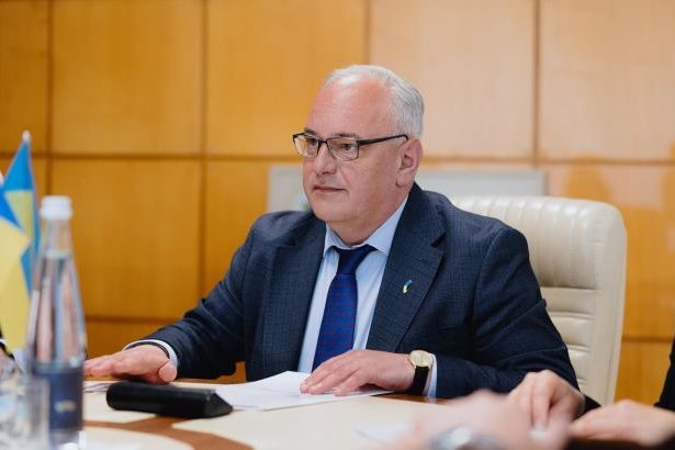 Посол Украины в Молдове заявил, что угроза удара из Приднестровья минимальна, ситуация под контролем и все провокации предотвращаются.