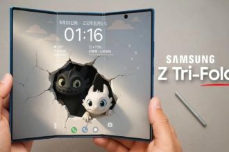 Galaxy TriFold — первый смартфон, складывающийся трижды. Экран 10", три батареи, мощная камера и охлаждение.