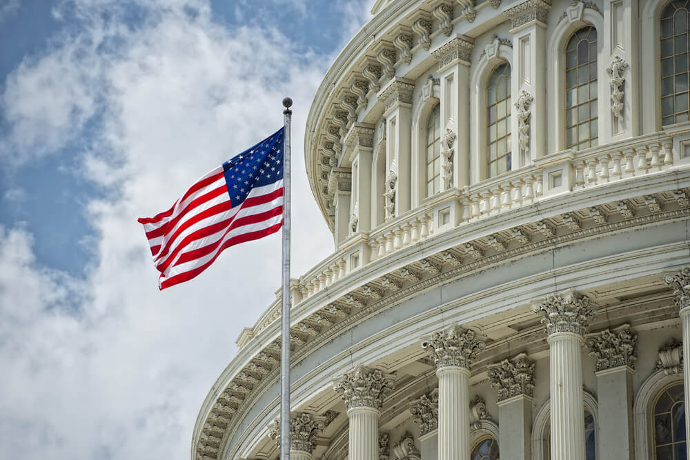 В США приостановлена работа правительства из-за политического кризиса. Страна вновь столкнулась с шатдауном впервые с 2019 года.