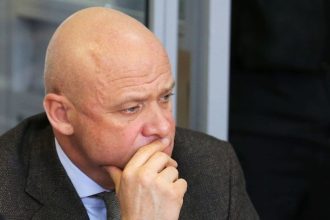 Мэра Одессы Труханова хотят лишить гражданства Украины из-за российского паспорта. Что происходит — объясняем по шагам.