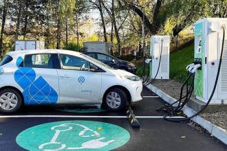 Молдова начала тестировать систему V2G, позволяющую электромобилям возвращать накопленную энергию обратно в национальную энергосеть.