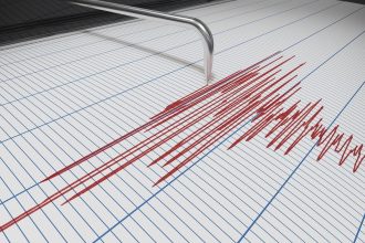 В сейсмической зоне Вранча в Румынии утром 25 октября 2025 года зафиксированы два землетрясения магнитудой 4,2 балла.