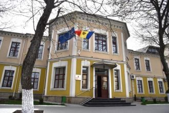 В Молдавском медицинском университете расследуют дело о дипломах врачей из Румынии, подписанных министром Чебаном.