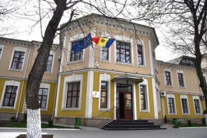 В Молдавском медицинском университете расследуют дело о дипломах врачей из Румынии, подписанных министром Чебаном.