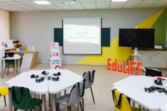 Новые классы EduLIFE в Молдове помогают молодежи развивать жизненные навыки, уверенность и карьерную готовность.