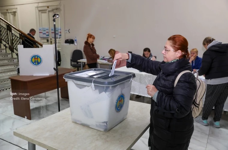16 ноября проходят местные выборы в шести городах Молдовы, более 22 тысяч избирателей голосуют за мэров и советы, работает 21 участок.