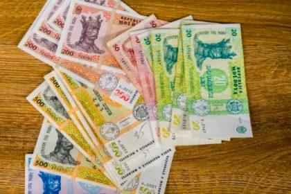 С 2026 года минимальная зарплата в Молдове вырастет до 6 300 леев — значительно меньше 8 050 леев, которые предлагали профсоюзы.