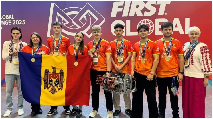 Молдавские школьники завоевали пятое золото на олимпиаде по робототехнике в Панаме, представив уникального робота и инновации для экологии.