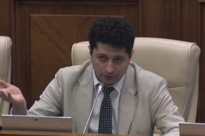 Парламентская комиссия по экономике проведёт слушания по делу TUX, в результате которого более 50 тысяч молдаван потеряли деньги.