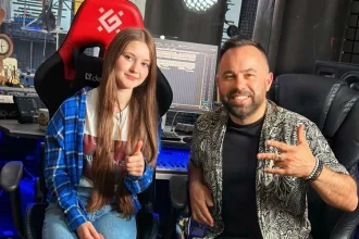 Моллодая певица Анна Санду дебютировала с треком и клипом Tu mi-ai frînt inima — мощный старт на молдавской сцене.