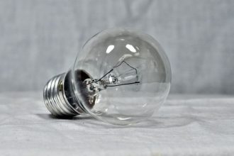 Где и когда отключат свет в Бельцах 29 и 30 декабря 2025 года: точные адреса, часы отключений и список улиц города и сёл.