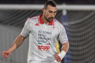 Артур Ионица забивает красивый гол за «Триестину» в Серии C. Подробности матча, статистика сезона и турнирная ситуация.