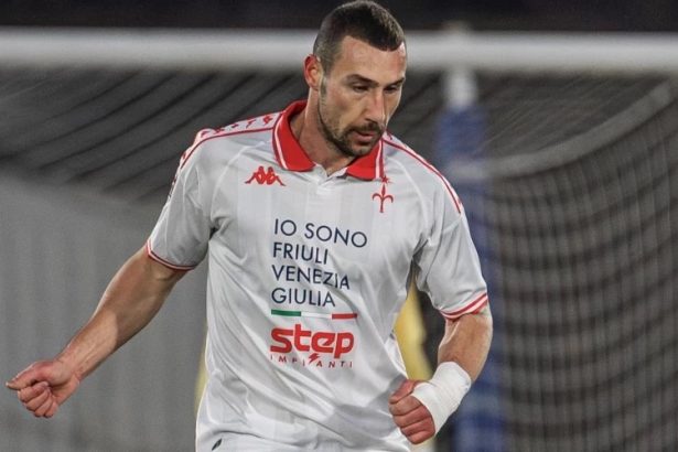 Артур Ионица забивает красивый гол за «Триестину» в Серии C. Подробности матча, статистика сезона и турнирная ситуация.