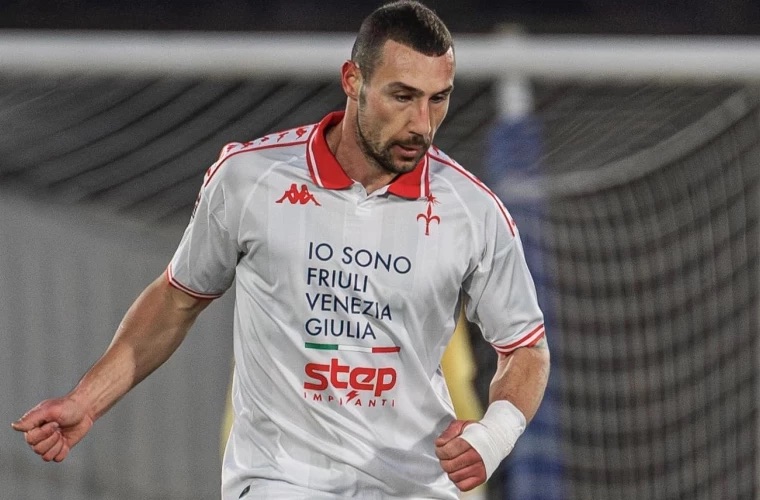 Артур Ионица забивает красивый гол за «Триестину» в Серии C. Подробности матча, статистика сезона и турнирная ситуация.