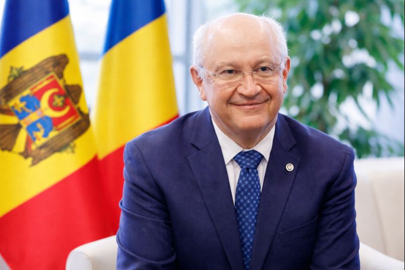 Премьер Мунтяну заявил, что лично проголосовал бы за объединение Молдовы с Румынией, но как глава кабмина будет следовать воле граждан.