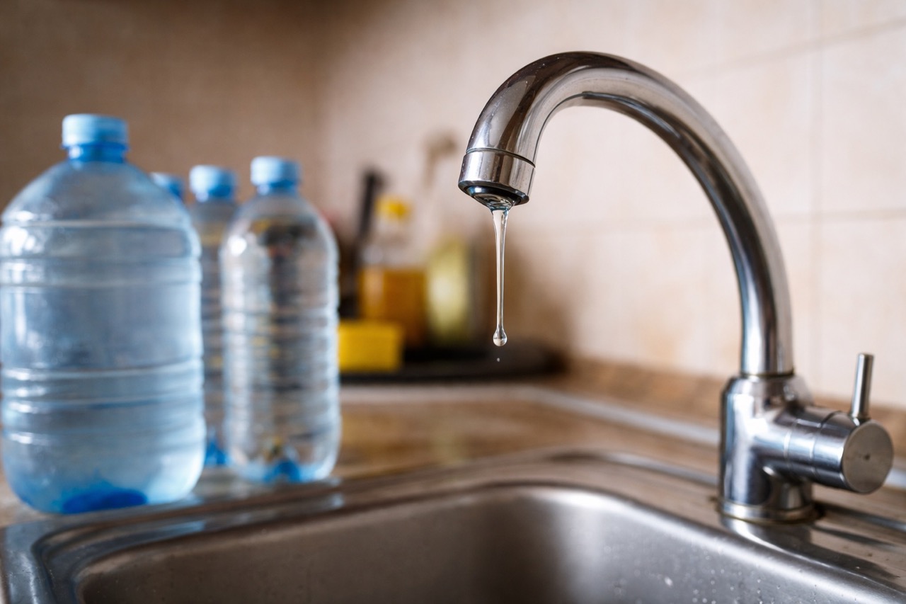 В Кишинёве 6 марта 2026 по улицам Петрарилор и Друмул Виилор ожидается низкое давление воды. Точные адреса, время отключения и советы жителям.