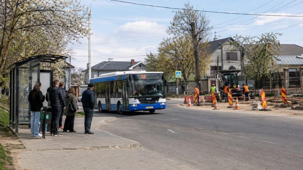 Автобус № 12 в Дурлештах изменил маршрут: как теперь едет транспорт и где уточнить график