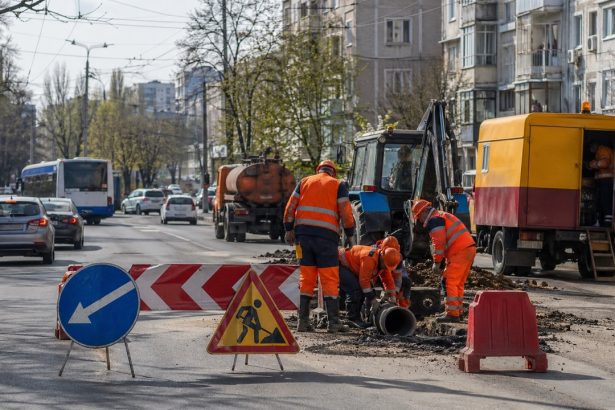 В Кишиневе с 29 апреля по 1 мая перекроют участок улицы Мелестиу из-за ремонта теплотрассы. Автобус №46 временно сократит маршрут.