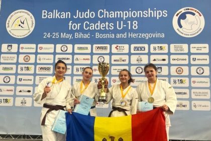 Молдовы по дзюдо выиграла Балканский чемпионат U18 в смешанных командах, победив Румынию, Турцию и Боснию. Итоги, медали и имена героев.