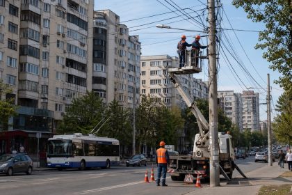Где в Кишинёве не будет света 24 апреля 2026: адреса по секторам, время отключений, график Premier Energy и советы жителям.