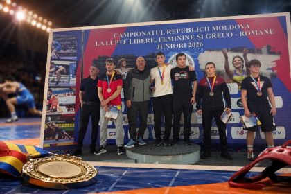 Два борца из Гагаузии стали чемпионами Молдовы U-20 по борьбе. Полный список победителей, категории, города и что ждет спортсменов дальше.