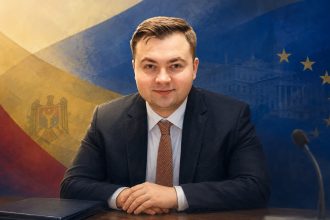 Биография Адриан Бэлуцел 2026: карьера, образование, семья, доходы, политическая роль.