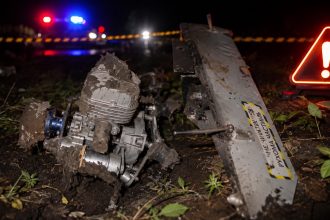 В Оргеевском районе возле села Лопатна взорвался неизвестный дрон. Пострадавших нет, службы оцепили территорию и выясняют обстоятельства.
