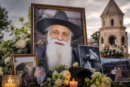 В Сороках похоронили барона ромов Артура Чераря. Как прошла церемония, где находится мавзолей и кто может стать новым лидером общины.