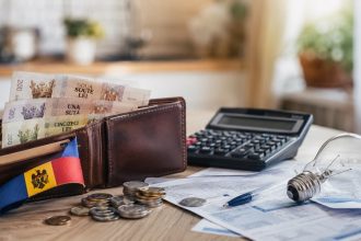 В Молдове с 2027 хотят снизить налоги на зарплаты. Кому увеличат личное освобождение до 40 000 леев и сколько денег останется работникам.