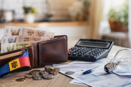 В Молдове с 2027 хотят снизить налоги на зарплаты. Кому увеличат личное освобождение до 40 000 леев и сколько денег останется работникам.